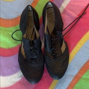 Leather Latigo Shoes